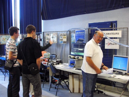 Les radioamateurs de Gironde prsentent leurs activits lors du festival de l'innovation INOV  Mrignac