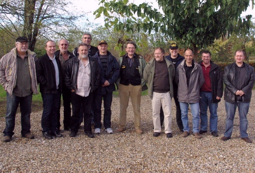 rencontre entre radioamateurs au radio-club F6KDQ  Etauliers en Gironde