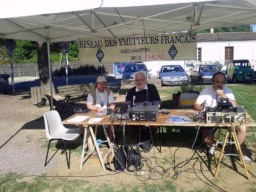 Le Radio-Club F6KNL prsente les activits des radioamateurs lors des fetes de Pompignac